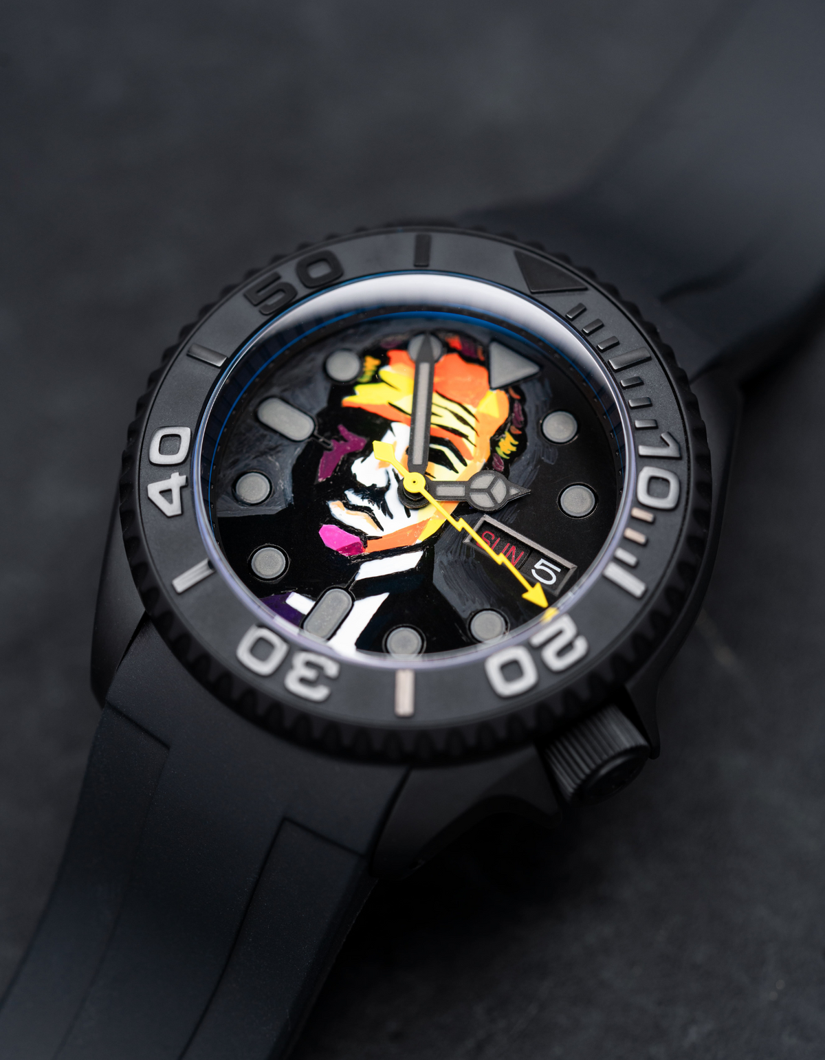 SM 01-18R - The Leader Limited Edition