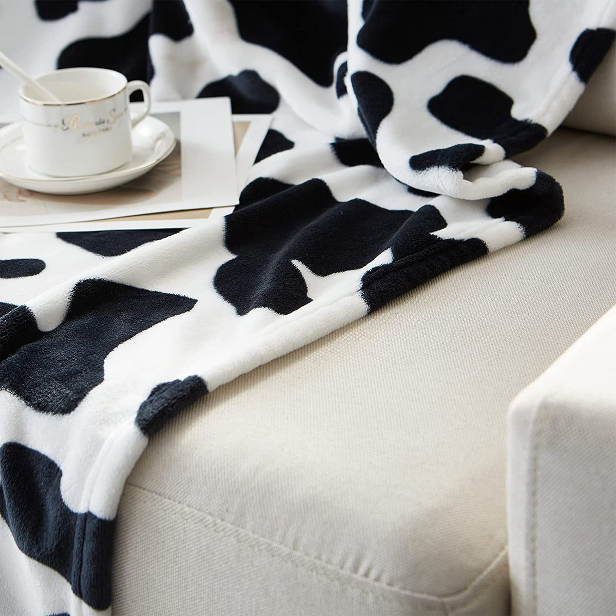 Fleece Cow Print Blanket Black and White, Small Bed Cow Warm Blankets Plush, Bedroom Decor