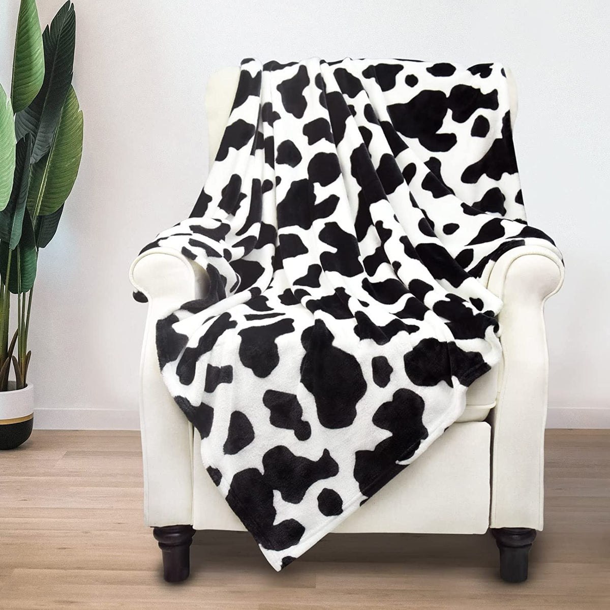 Fleece Cow Print Blanket Black and White, Small Bed Cow Warm Blankets Plush, Bedroom Decor